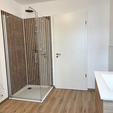 Hafenmeister Lasse - Grosszuegig, Gemuetlich & Maritim Ueber Den Daechern Von * זאסניץ